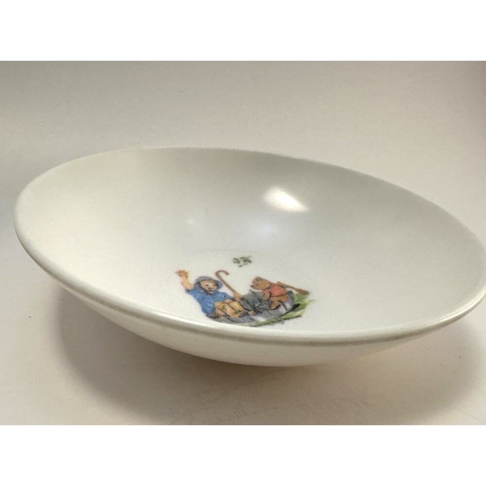 Vintage 1964 Walt Disney “Winnie the Pooh & Robin” Sun Valley Melmac Bowl